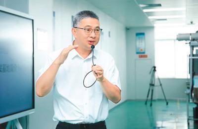 劉育權(quán):以AI賦能數(shù)字電網(wǎng)發(fā)展