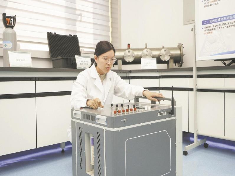 【國網(wǎng)特等勞?！繌垥郧伲簩９ビ蜌鈾z測 不斷“找茬、破題”