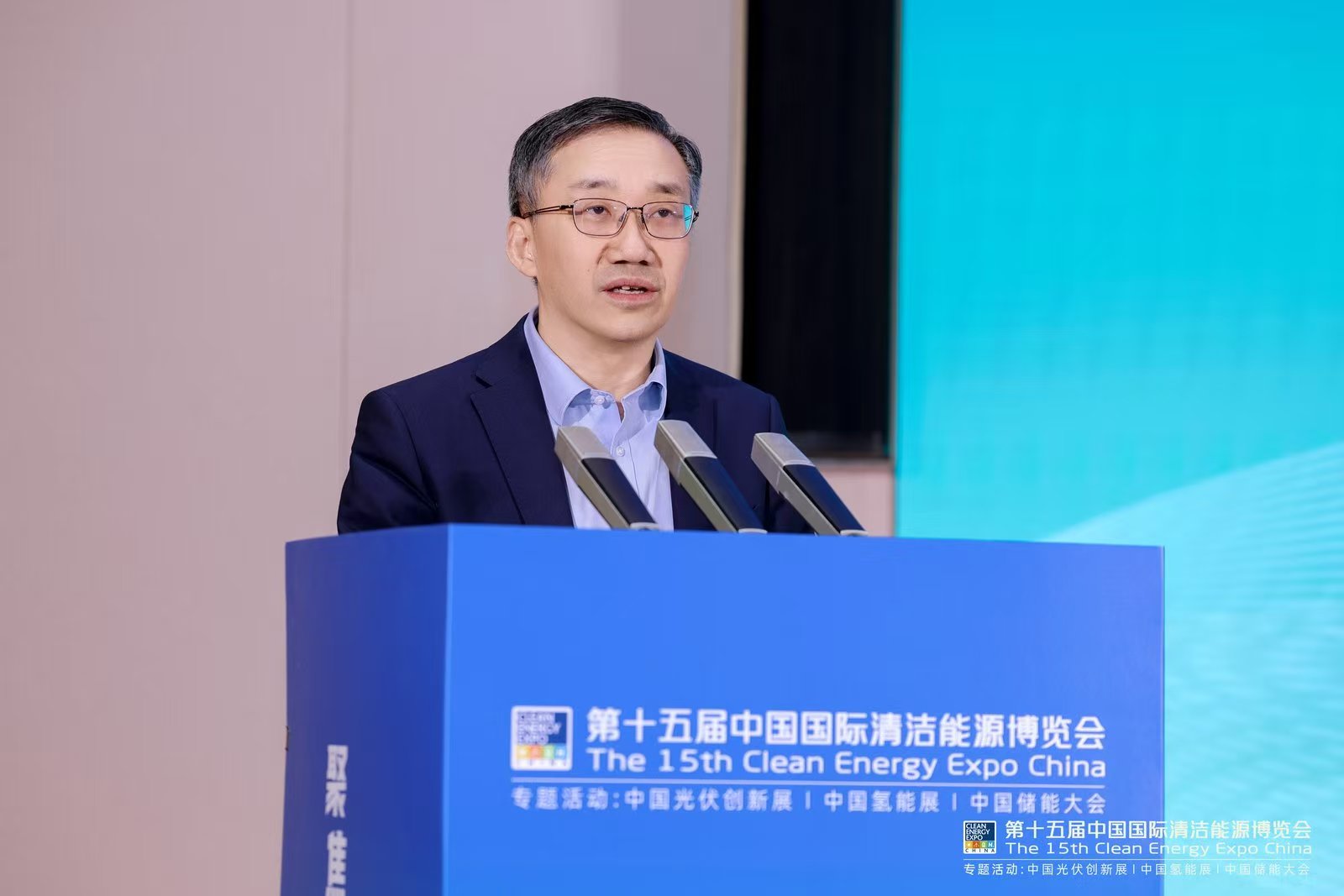 中電聯(lián)副秘書(shū)長(zhǎng)劉永東：我國(guó)清潔能源發(fā)展迅猛，新型電力系統(tǒng)正加速構(gòu)建
