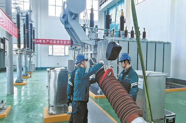 山西晉城供電研制組合器具，變壓器高壓套管吊裝無須登高