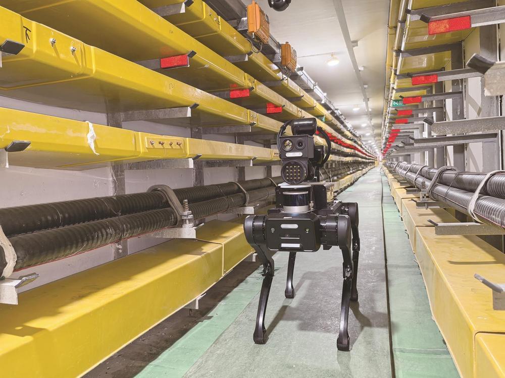 冀北地區(qū)電纜隧道內(nèi)首次應(yīng)用四足式機(jī)器人開(kāi)展智能化、無(wú)人化巡檢