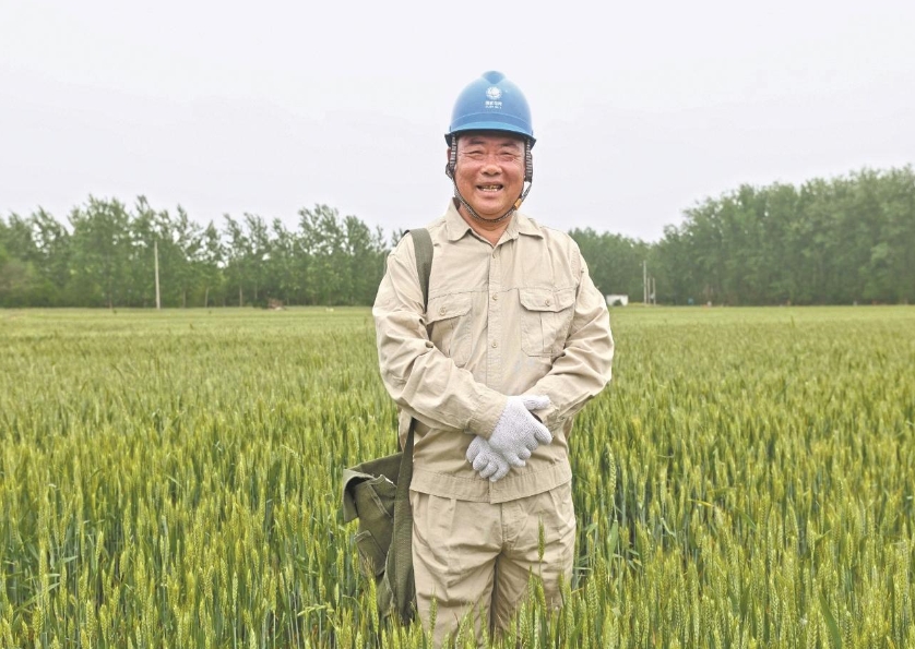 二十八載隨叫隨到 用心用情服務(wù)鄉(xiāng)親——記全國勞動模范袁立雨